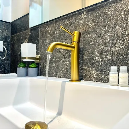 Saint Peter - Luxury With 24h Guarded Parking *